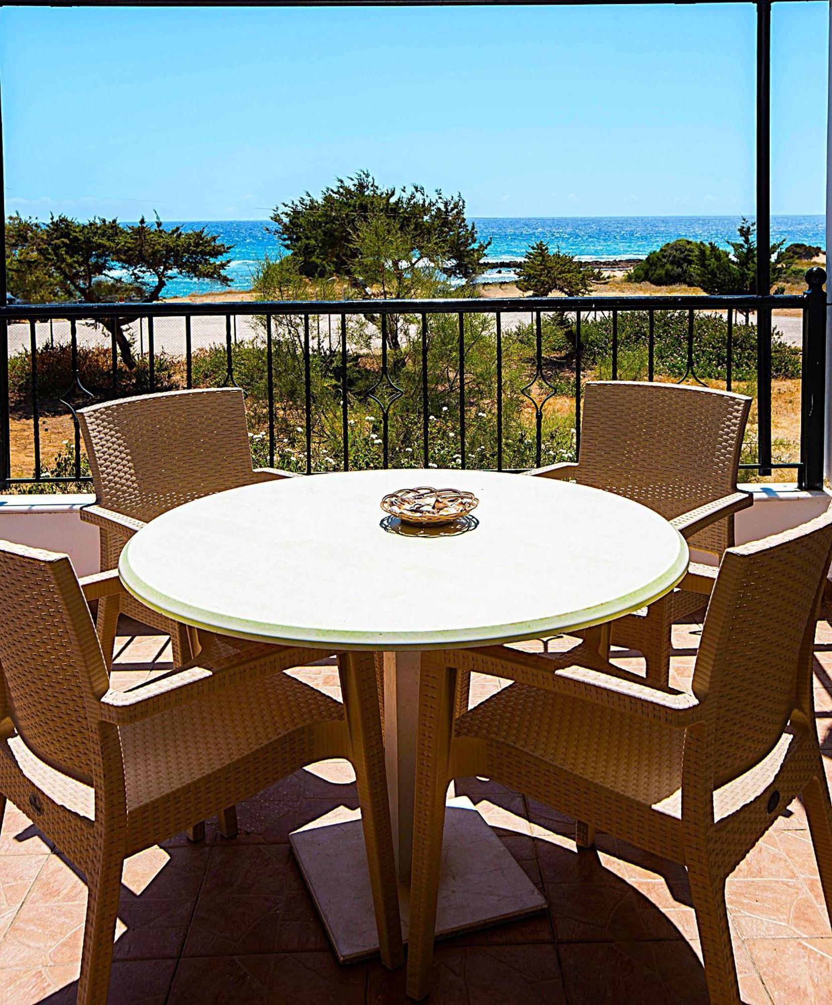 Romanos Beach Villas Eksteriør bilde