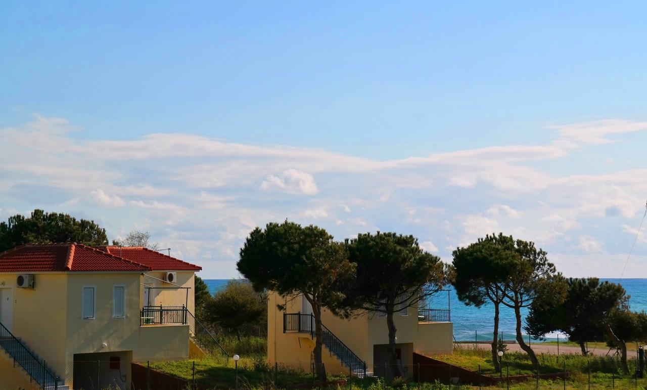 Romanos Beach Villas Eksteriør bilde