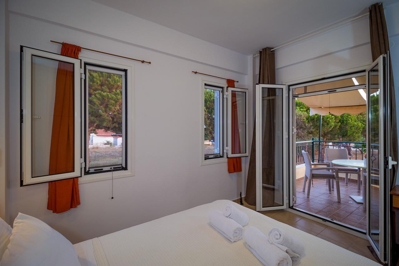 Romanos Beach Villas Eksteriør bilde