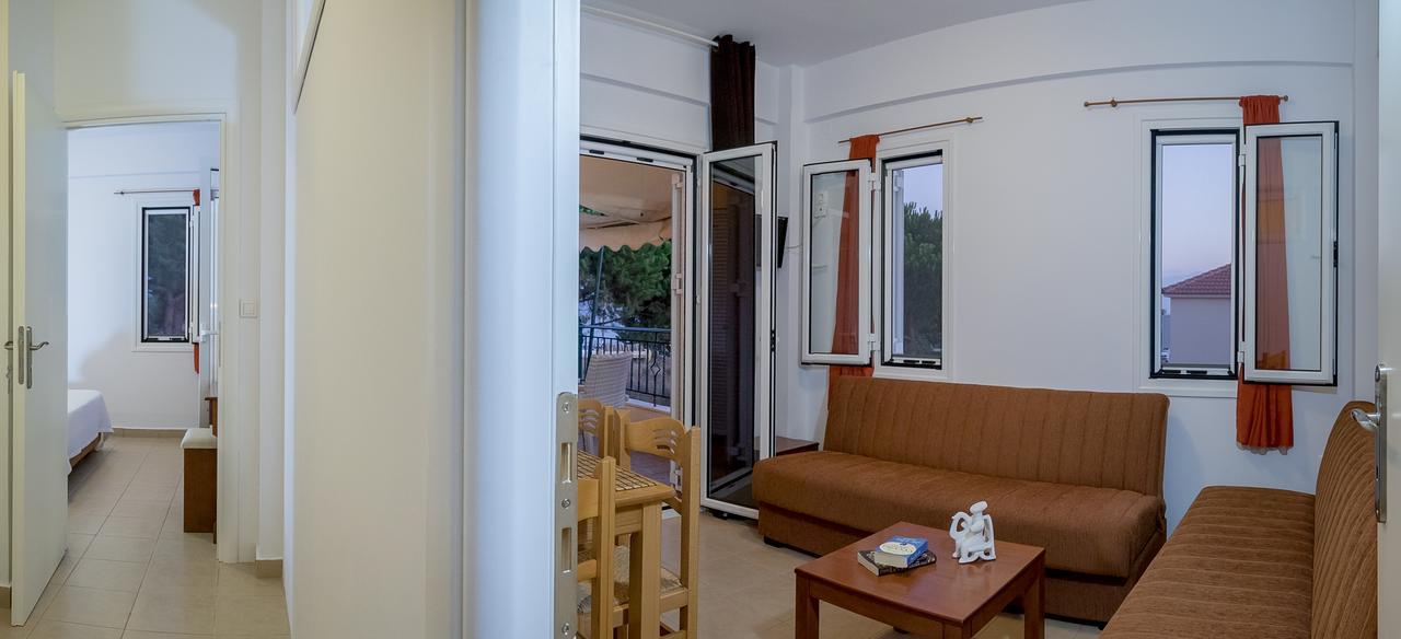 Romanos Beach Villas Eksteriør bilde