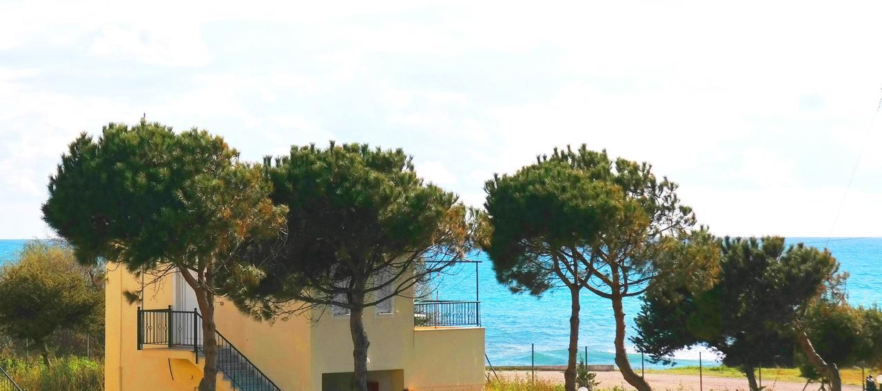 Romanos Beach Villas Eksteriør bilde